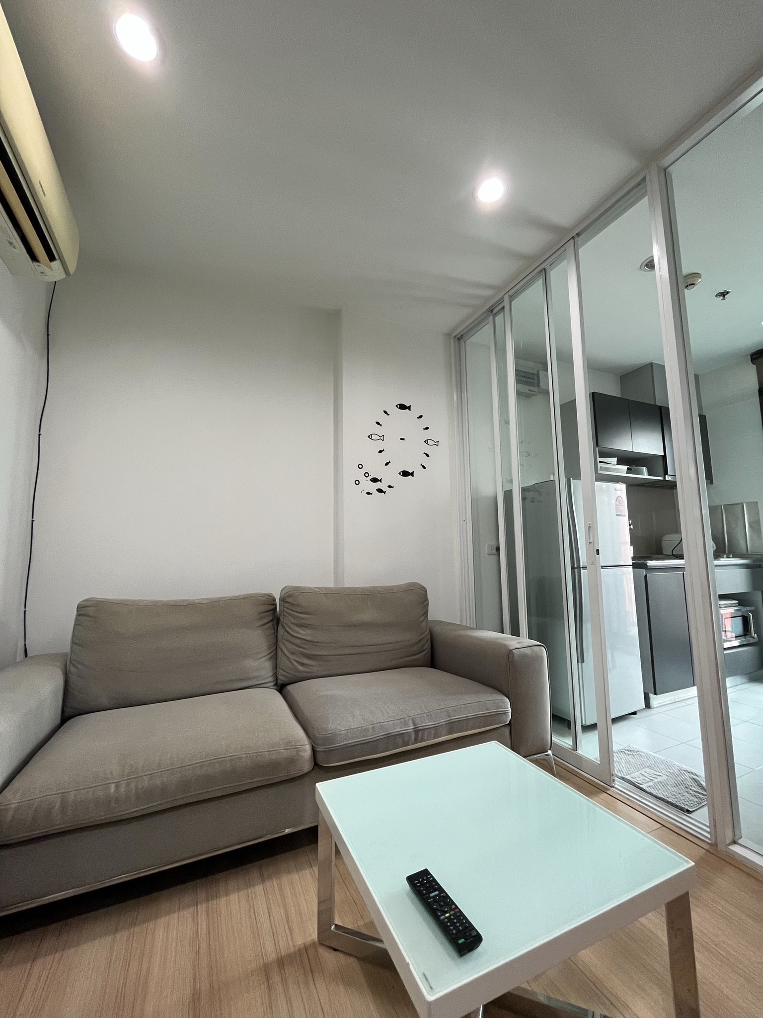 ให้เช่าคอนโด The Base Rama 9 – Ramkhamhaeng (เดอะ เบส พระราม 9 – รามคำแหง) โซน รถไฟฟ้า ARL รามคำแหง ห้องแบบ 1ห้องนอน / 1ห้องน้ำ / โซนครัวปิด ขนาดห้อง 30 ตรม. ชั้น 20