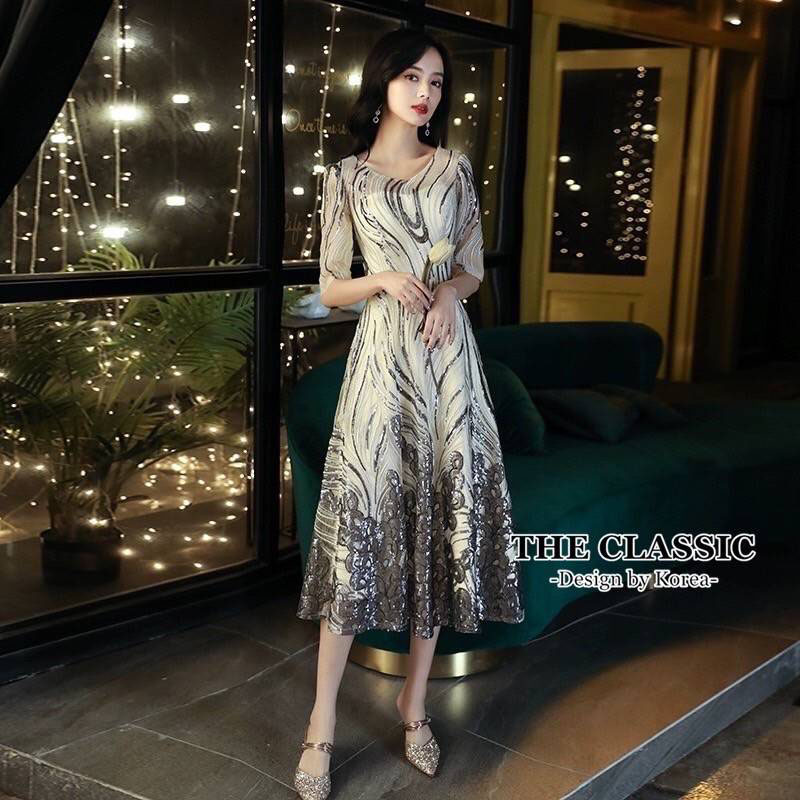 kudapy เดรสสั้นสีทอง/สีเทาเงิน ออกงานปักเลื่อม ใช้ผ้าเนื้อดีปักลวดลายด้วยเลื่อมสลับสี ปักแน่นลายชัด