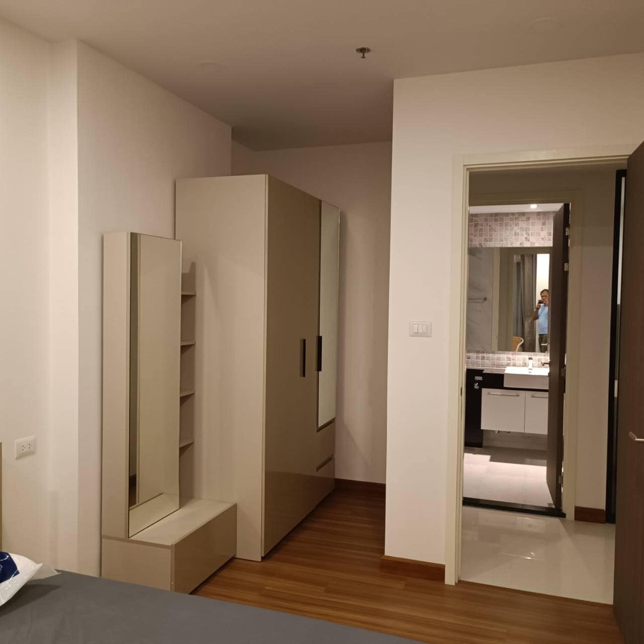 สนใจชมห้องติดต่อได้เลย Line ID: Smile-easy ปล่อยเช่าคอนโด Supalai Premier Charoen Nakhon (ศุภาลัย พรีเมียร์ เจริญนคร) - 1ห้องนอน 1ห้องน้ำ 1ห้องนั่งเล่น - ใกล้ BTS คลองสาน / Icon siam - ขนาดห้อง 48 ตรม. ชั้น 12A