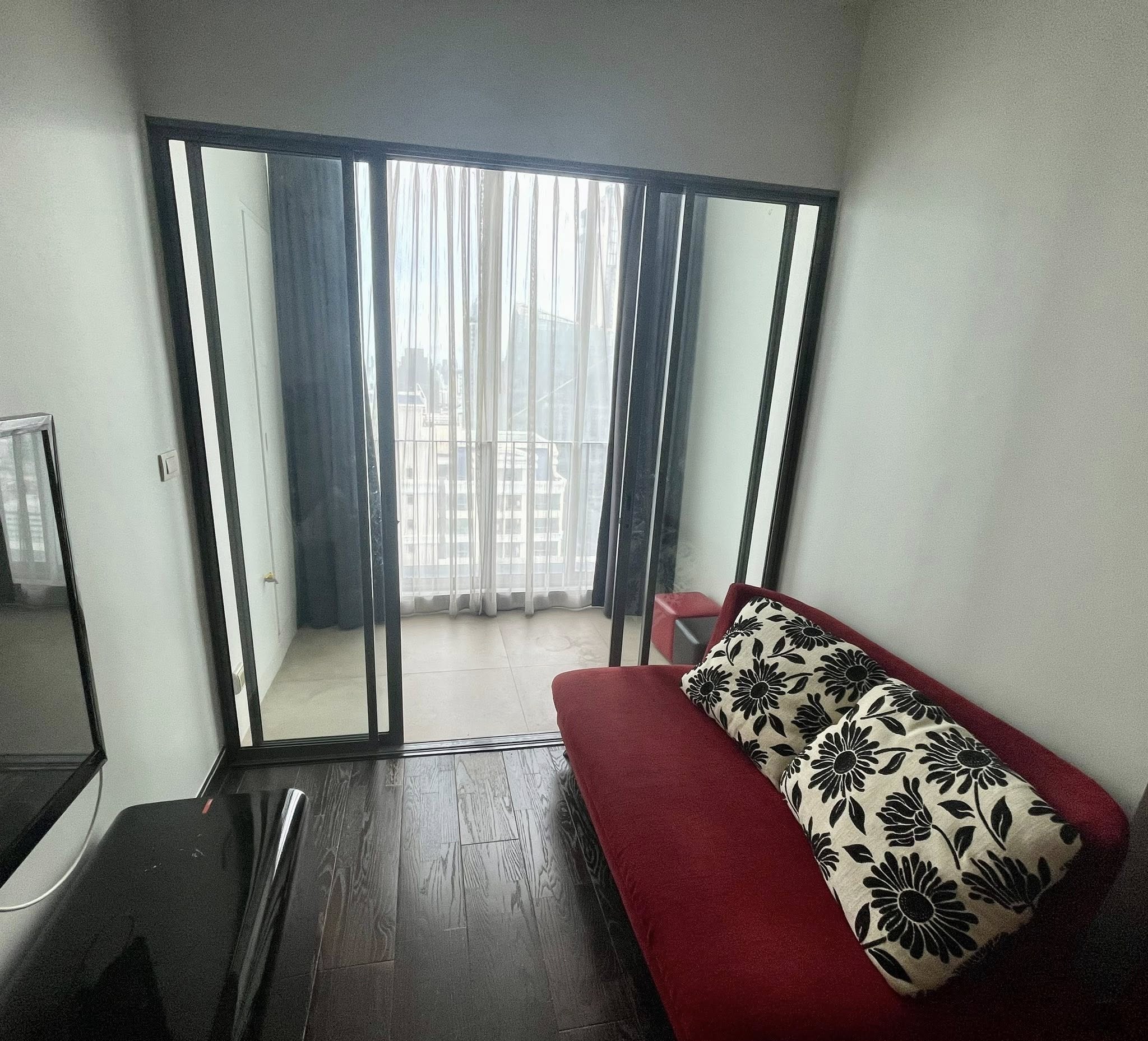 ให้เช่าห้องแบบ 1ห้องนอน 1ห้องน้ำ โซนพื้นที่ BTS พญาไท คอนโด IDEO Q Phayathai (ไอดีโอ คิว พญาไท) High Rise ขนาดห้อง 41 ตรม. ชั้น 33