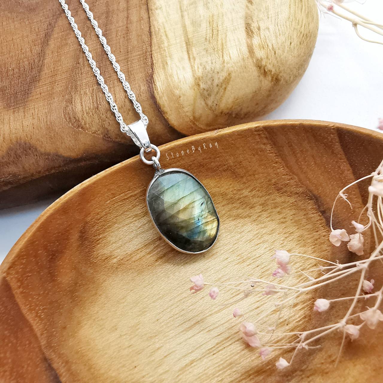 สร้อยคอเงินจี้หินลาบราโดไลท์เจียรเหลี่ยม Labradorite