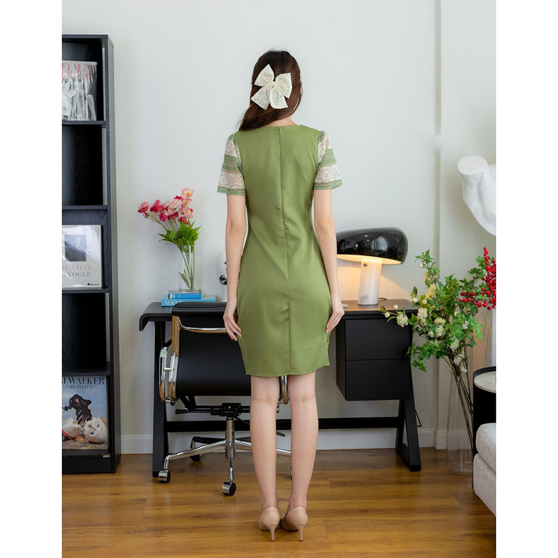 kudapy เดรสสั้นสีชมพู/สีดำ/สีเขียว เดรสไหล่ลูกไม้ ผ้าใส่สบาย สวยดูดี