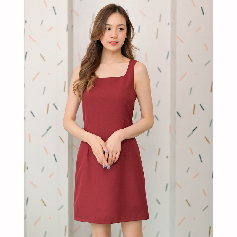 kudapy เดรสสั้นสีส้ม/สีเขียว/สีแดงเข้ม แขนกุดคอเหลี่ยม ทรงเป๊ะ จับเกล็ดใส่สวยเข้ารูป เนื้อผ้าใส่สบาย งานมีซับใน