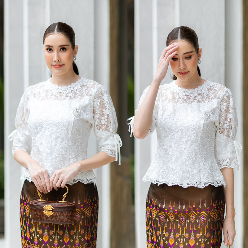 kudapy เสื้อผ้าลูกไม้สีม่วง/สีน้ำตาลทอง/สีขาว เนื้อดีทอลายแน่นทั้งตัว ทรงกลมสูง ตัวเสื้อมาพร้อมซับในเนื้อดีในตัว มีซิปหลังสวมใส่ง่าย (เฉพาะเสื้อ)