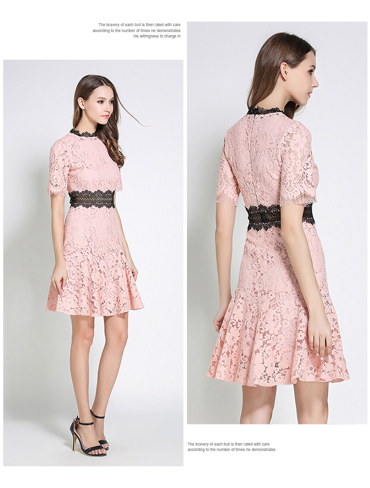 Kudapy เเดรสผ้าลูกไม้เนื้อดีสีชมพู คอเสื้อและเอวคาดด้วยผ้าถักโครเชต์สีดำ