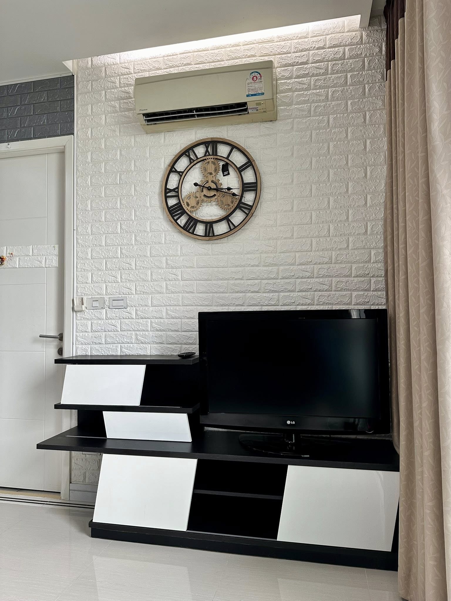 ให้เช่าคอนโด TC Green Rama 9 (ทีซี กรีน พระราม 9) High Rise โซนพื้นที่ MRT พระราม9 📍 ห้องแบบ 1ห้องนอน / 1ห้องน้ำ · ขนาดห้อง 39 ตรม. ชั้น 8 ตึก B