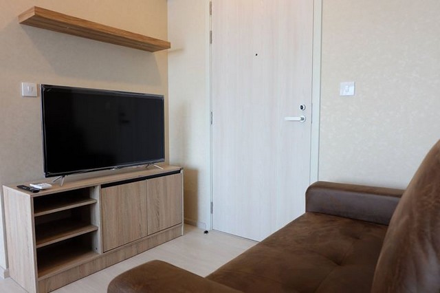 ให้เช่า Life Asoke (ไลฟ์ อโศก) ชั้น 29 ห้องวิวสวยมากเห็นสระว่ายน้ำและสวนมักกะสัน