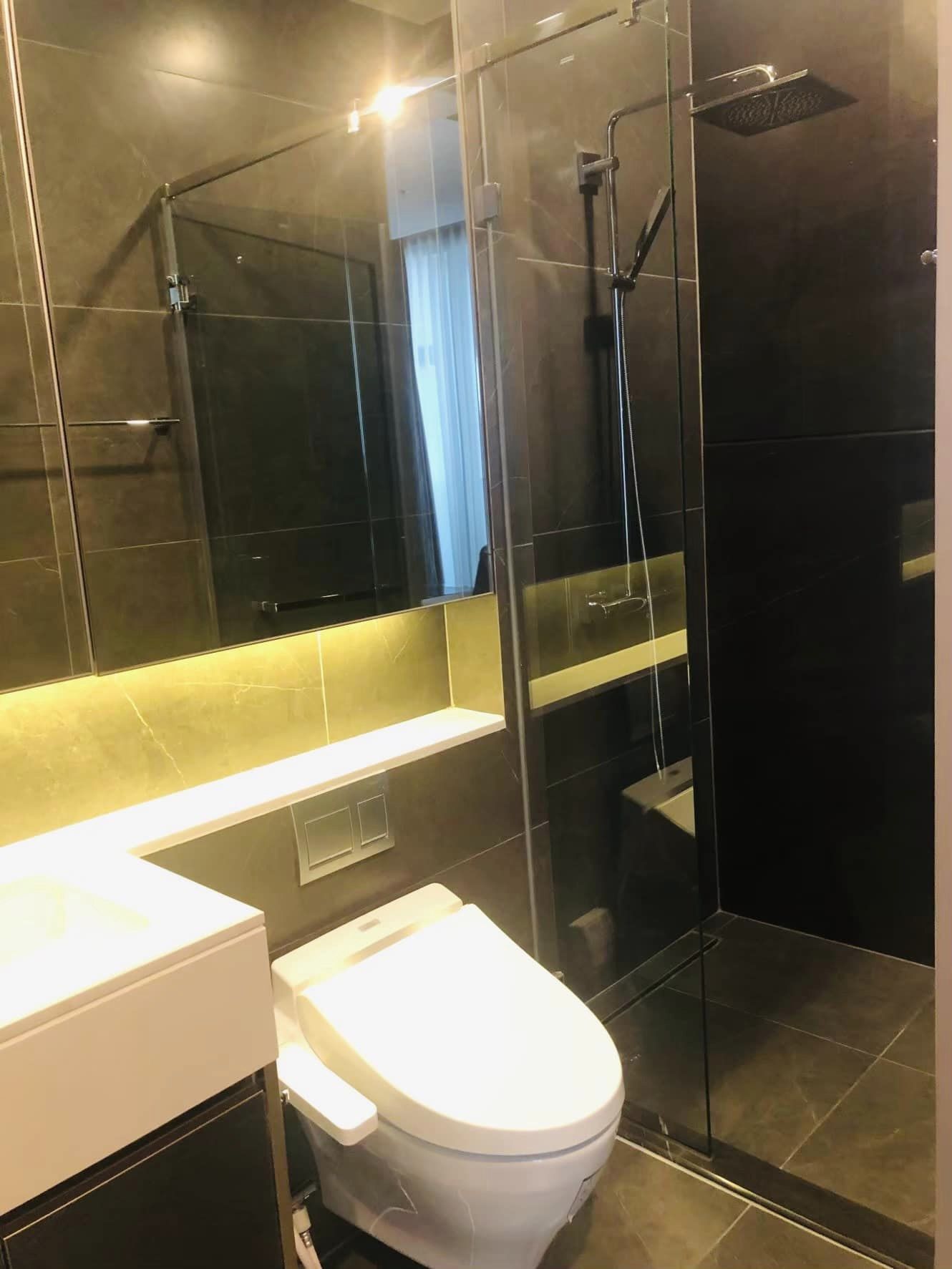 ปล่อยเช่าคอนโด The Esse at Singha Complex (ดิ เอส แอท สิงห์ คอมเพล็กซ์) - 1ห้องนอน 1ห้องน้ำ 1ห้องนั่งเล่น - ใกล้ MRT เพชรบุรี - ขนาดห้อง 35 ตรม. ชั้น 12 ทิศตะวันออก