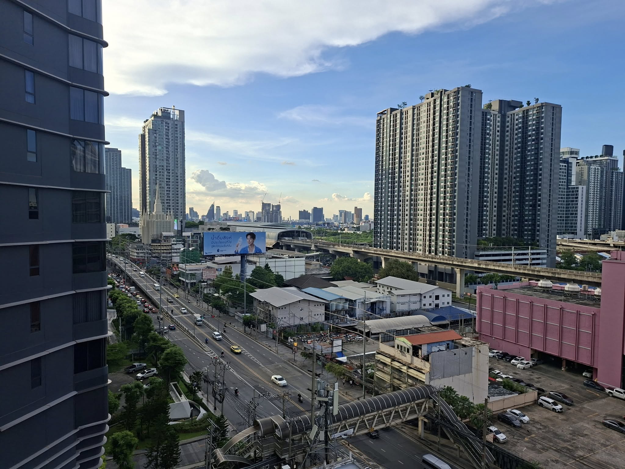 ให้เช่าคอนโด My Resort Bangkok (มาย รีสอร์ท แบงค์คอก) 2ห้องนอน / 1ห้องน้ำ ขนาด 65 ตรม. ชั้น 12 ตึก A ค่าเช่า 30,000 ต่อเดือน รถไฟฟ้า MRT เพชรบุรี / มศว