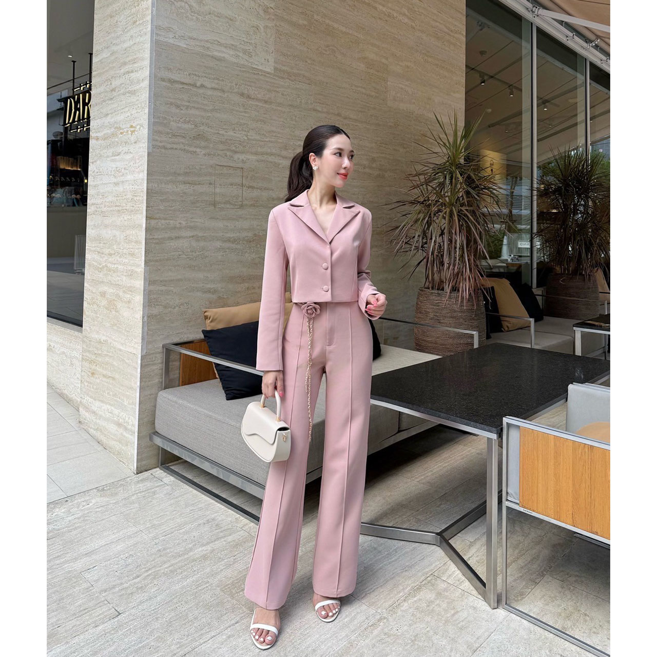 kudapy Sets 3 ชิ้น เสื้อ กางเกง เข็มขัดดอกไม้ เสื้อกระดุมปั้มจริง 2 เม็ด กางเกงตีเกล็ดหน้า ซิปตะขอมีซับในอย่างดี