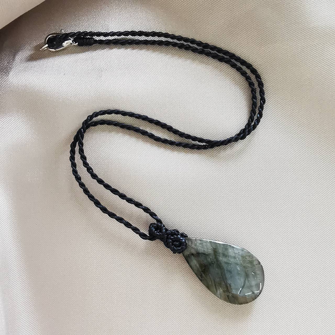 สร้อยคอเชือกจี้หินลาบราโดไลท์ Labradorite
