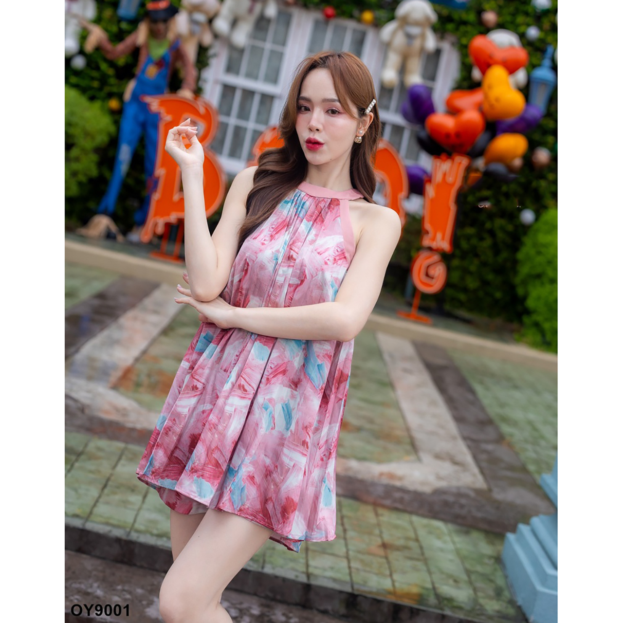 kudapy ชุดเซ็ทสีชมพู แขนกุดคอกลม ผ้าใส่สบายทิ้งตัว เหมาะกับหน้าร้อนสุดๆ ดีเทลลายเก๋ ใส่แล้วขับผิวให้ดูผ่อง ทรงบานลายเปิดไหล่