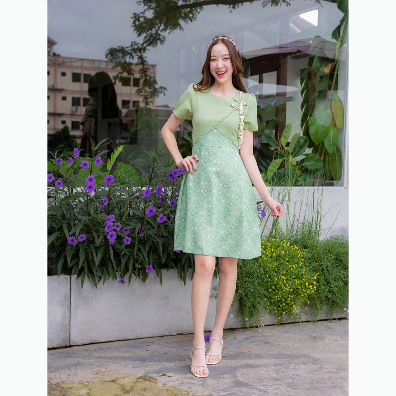 kudapy เดรสสั้นสีเขียว/สีแดง/สีชมพู/สีฟ้า/สีขาว กระโปรงลายไทย ใส่ทำงาน ใส่เที่ยวสวยดูดี