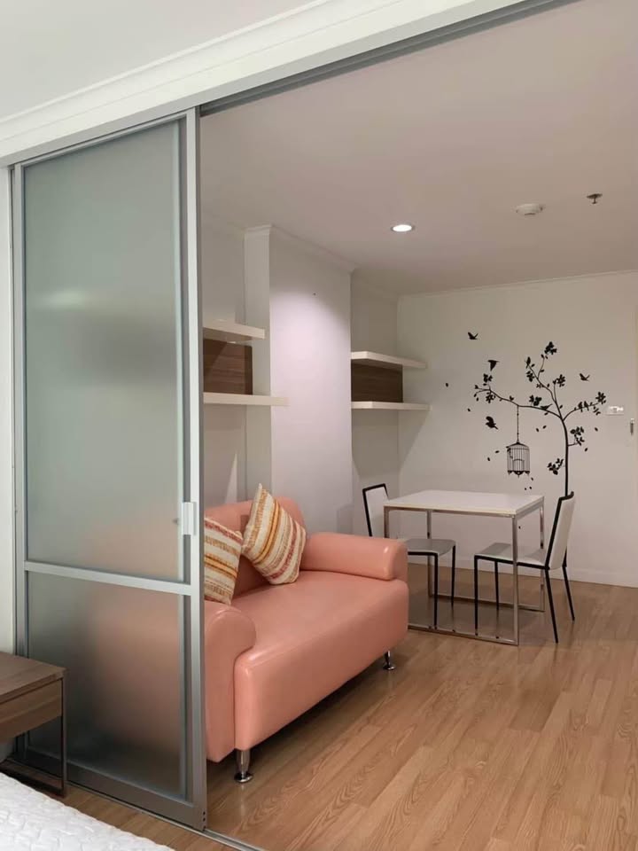 ปล่อยเช่า Lumpini Place Rama VIII (ลุมพินี เพลส พระราม 8) - โซนพื้นที่ MRT บางยี่ขัน สะพานพระราม 8 1ห้องนอน 1ห้องน้ำ - ขนาดห้อง 35 ตรม. ชั้น 3 ตึก C - ให้เช่า 10,000 ต่อเดือน