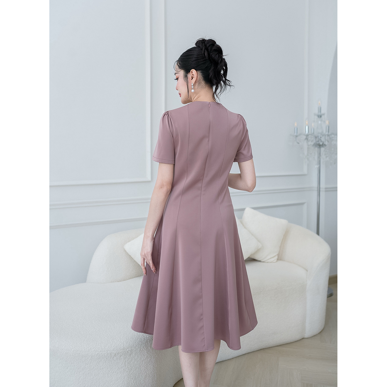 kudapy เดรสผ้าพื้นเรียบ ทรงสวยสุภาพ งานผ้านิ่มใส่สบาย ดีไซน์ทรงสวยแบบเรียบๆดูผู้ดี