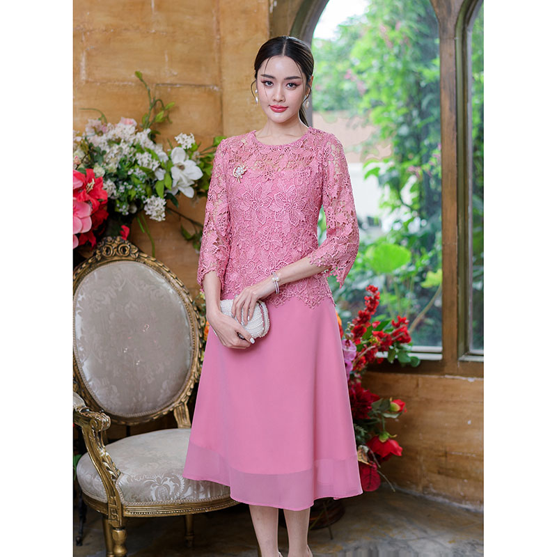 kudapy เดรสสั้นลูกไม้ไปงานสีฟ้าคราม/สีดำ/สีชมพู/สีกะปิ คอกลม แขนสามส่วน เดรสแต่งชีฟอง มีซับใน ทรงสวยมากค่ะ