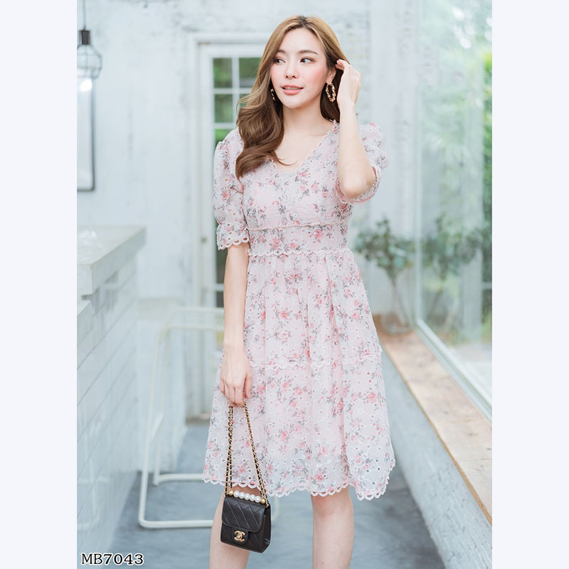 kudapy เดรสสั้นสีชมพู,สีฟ้า,สีครีม .ชีฟองลายดอกไม้ผ้าใส่สบายสวยดูดีน่ารักมากๆ