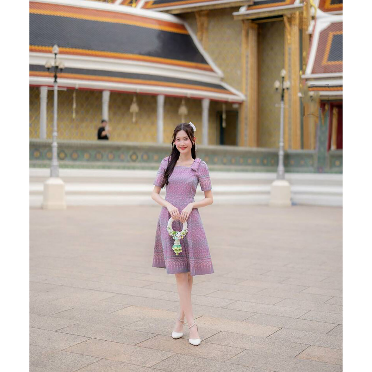 kudapy เดรสสั้นสีชมพู/สีม่วง ผ้าไทยโบว์ไหล่ทรงบาน ใส่ออกงานสวยดูดี