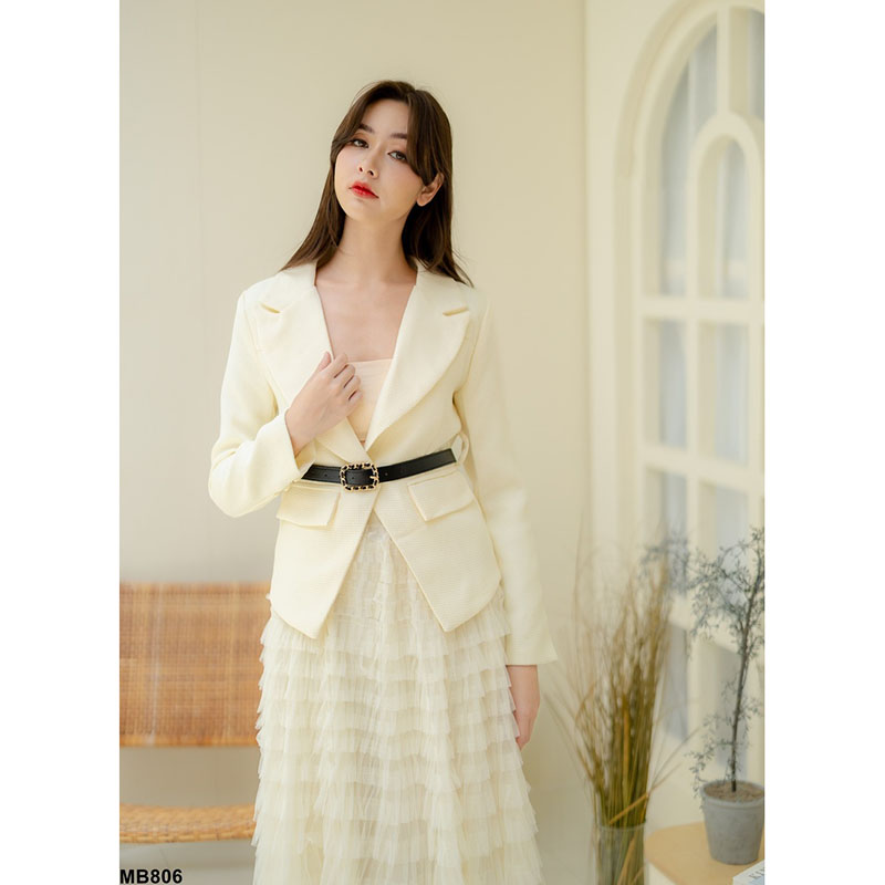 kudapy Set blazer + belt เซ็ทเสื้อเบลเซอร์เข้าคู่สีครีม กับกระโปรงยาวทรงระบายชั้นๆเป็นเลเยอร์ ให้ลุคเจ้าหญิงสุดคลาสซี่แห่งเมืองผู้ดี