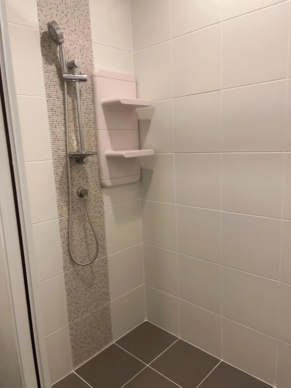 ขายห้องสวยน่าอยู่ตกแต่งอย่างดี MRT บางกระสอ สอบถามแอด Line ID : Smile-easy ที่ Aspire Rattanathibet 2