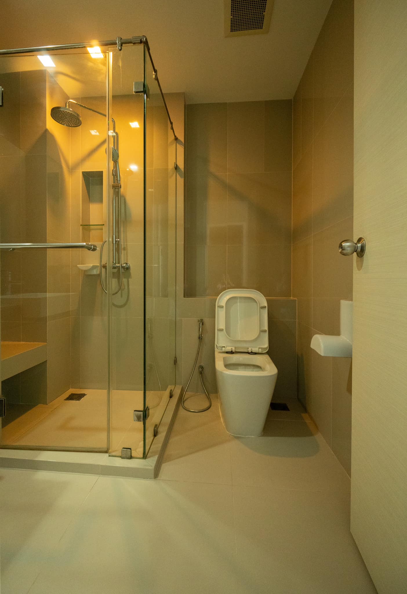 ให้เช่าคอนโด Quinn Ratchada 17 (ควินน์ รัชดา 17) ห้องสวยเฟอร์ครบวิวสระ