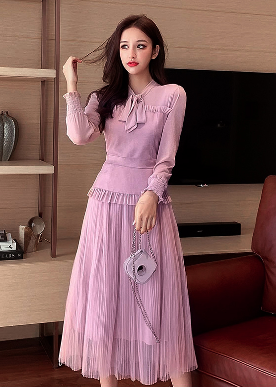 ชุดเซ็ทเสื้อและกระโปรงสีชมพู คอผูกโบว์ ใส่คู่หรือใส่แยกชิ้นได้ค่ะ L