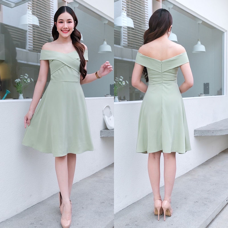 kudapy เดรสสั้นสีชมพูอ่อน/สีชมพูเข้ม/สีมิ้น/สีแดงเข้ม เปิดบ่า อกไขว้ กระโปรงทรงเอก็มาจ้า สวยหวานมาก ซิปหลังยาว