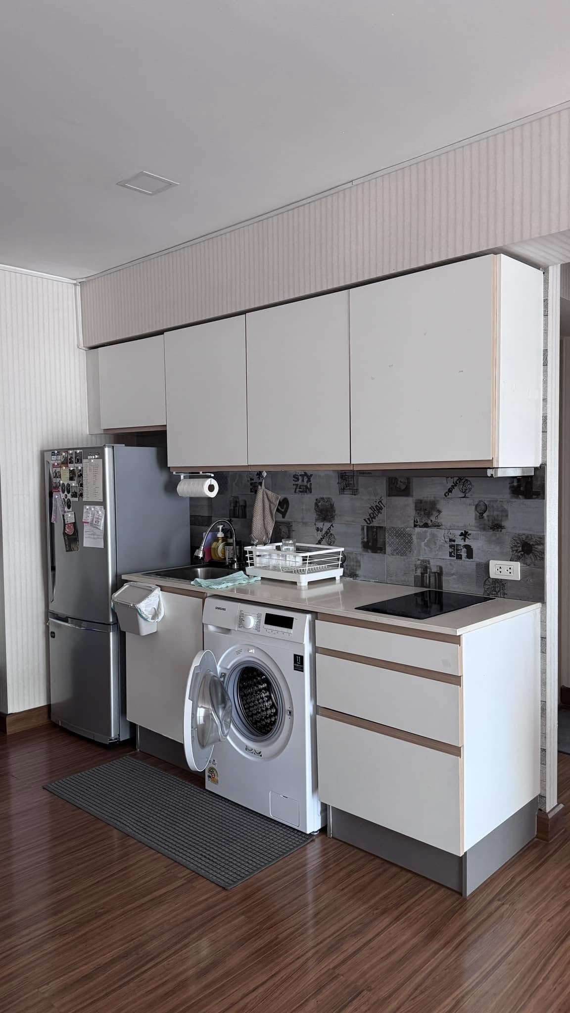 ปล่อยเช่า My Resort Bangkok (มาย รีสอร์ต แบงค์คอก) - โซนพื้นที่ MRT เพชรบุรี/มศว. 2ห้องนอน 1ห้องน้ำ 1ห้องนั่งเล่น - ขนาดห้อง 67 ตรม. ชั้น 11 ตึก A - ให้เช่า 25,000 ต่อเดือน