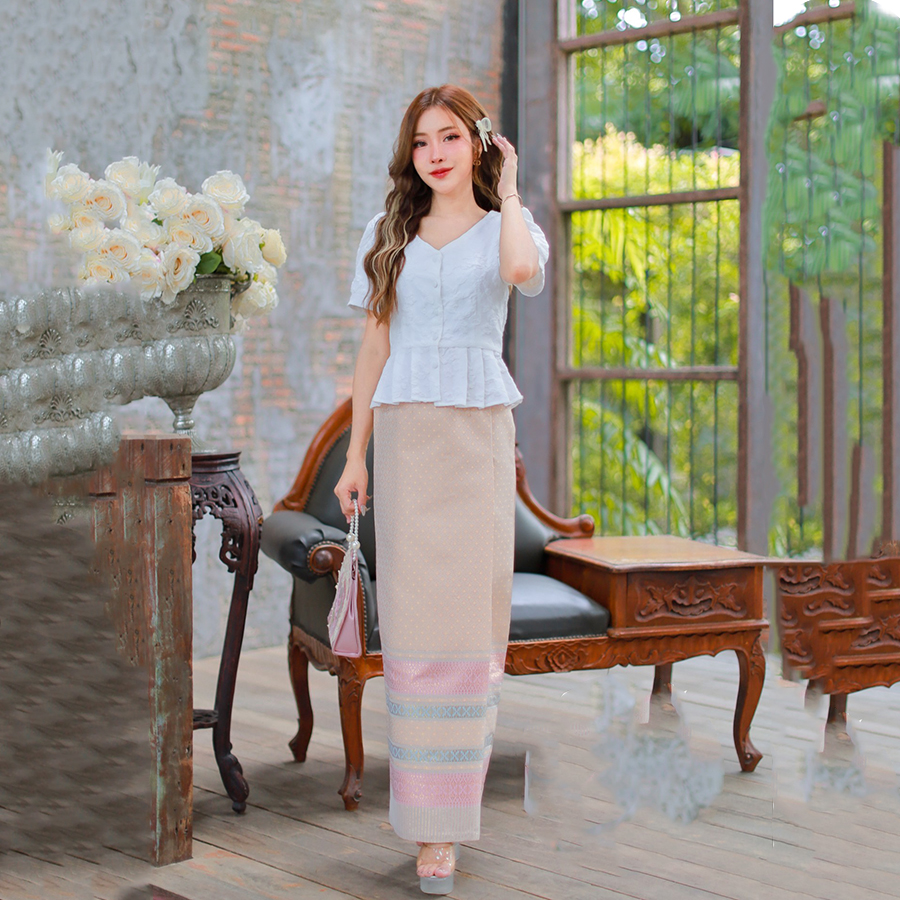 kudapy เสื้อสีขาว+ผ้าถุงสีฟ้า ,สีเหลืองทองทอลาย เซตเข้าชุดใส่ไปงานแต่งสวยๆ