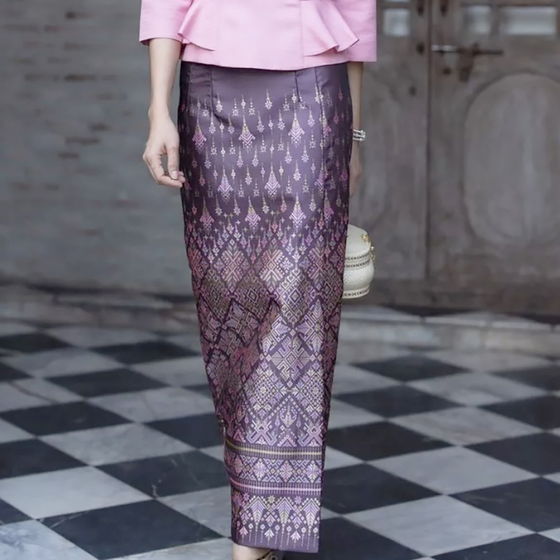 kudapy ผ้าถุงทอลายผ้าไหมแพรวากาฬสินธุ์ สีแดง สีน้ำตาลทอง สีดำ สีเขียว สีดำ งานเนียบ ผ้าทอลายอย่างดี เก็บเอวสวยมากค่ะ