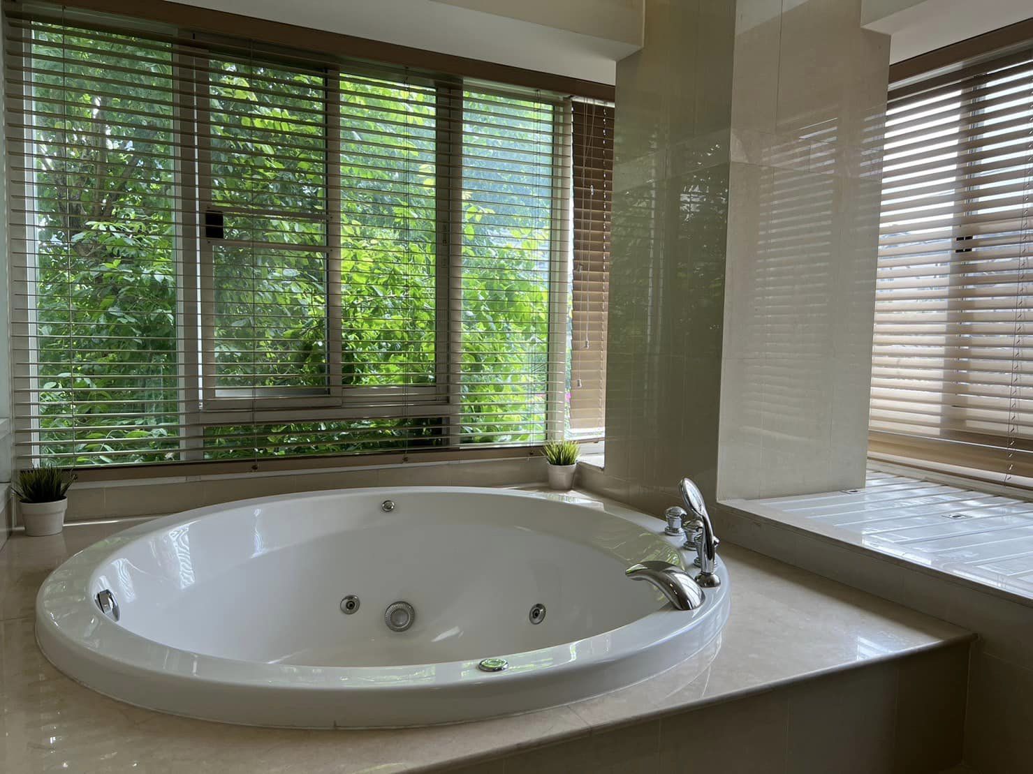 ปล่อยเช่าคอนโด The Bangkok Sukhumvit 43 (เดอะ บางกอก สุขุมวิท 43) - 2ห้องนอน 2ห้องน้ำ 1ห้องนั่งเล่น - ใกล้ BTS พร้อมพงษ์ - ขนาดห้อง 120 ตรม. ชั้น 3 ตึก A