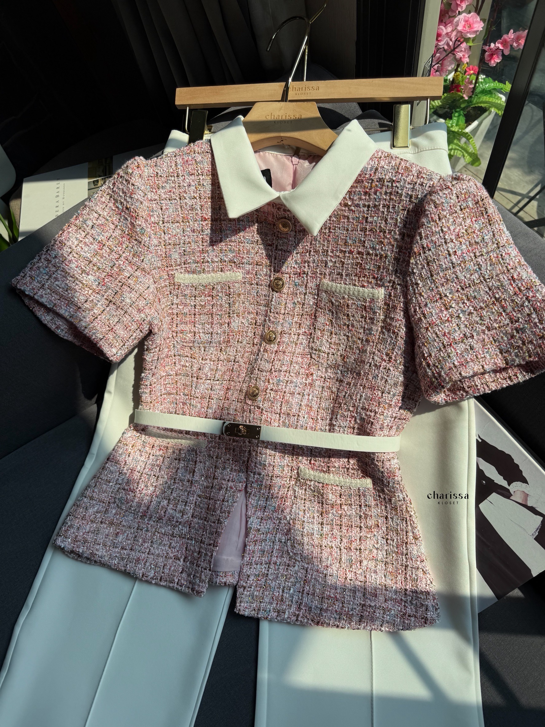 kudapy ชุดเซ็ท 3 ชิ้น เสื้อทวิตแขนสั้น + กางเกง มาพร้อมเข็มขัด เสื้อทวีตแขนสั้น คอปก