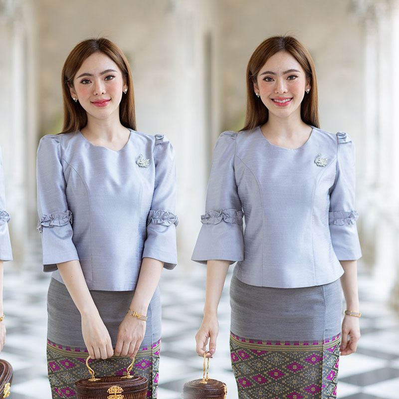 kudapy kudapy เสื้อสีม่วง/สีชมพูกะปิ/สีเทา /สีดำ/สีชมพู เนื้อผ้าทอสวย เนื้อเบา ใส่สบายผิว มีลายเส้นในตัว ใส่คู่กับ ผ้าไทยลายแพรวา หรือ ผ้าลายกวินตาทอสอดดิ้นหรูหรา อัดกาว อยู่ทรง ใส่สวยตามแบบ