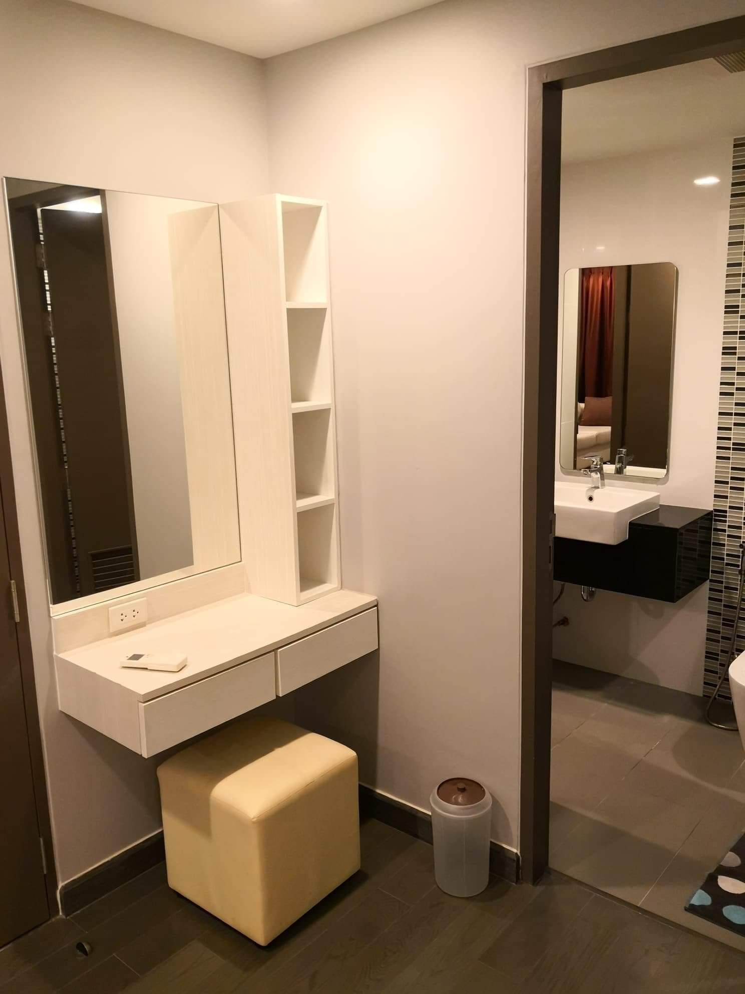 สนใจชมห้องติดต่อได้เลย Line ID: Smile-easy ปล่อยเช่าคอนโด Mirage Sukhumvit 27 (มิราจ สุขุมวิท 27) - 1ห้องนอน 1ห้องน้ำ 1ห้องนั่งเล่น - ใกล้ MRT สุขุมวิท BTS อโศก - ขนาดห้อง 35 ตรม. ชั้น 5