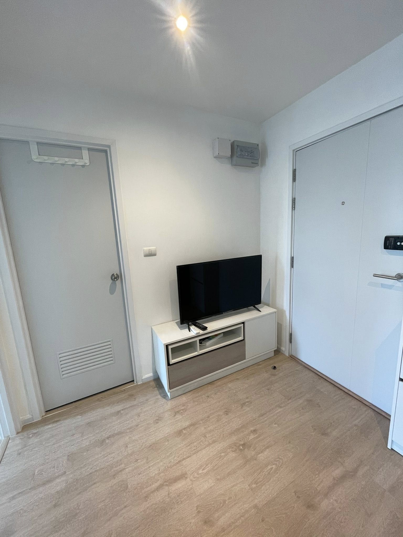 ให้เช่าห้องแบบ 1ห้องนอน 1ห้องน้ำ 1ครัวแยก โซนพื้นที่ เสรีไท รามคำแหง คอนโด iCondo Serithai Green Space (ไอคอนโด เสรีไทย กรีนสเปซ) Low Rise ขนาดห้อง 25 ตรม. ชั้น 4 ตึก A