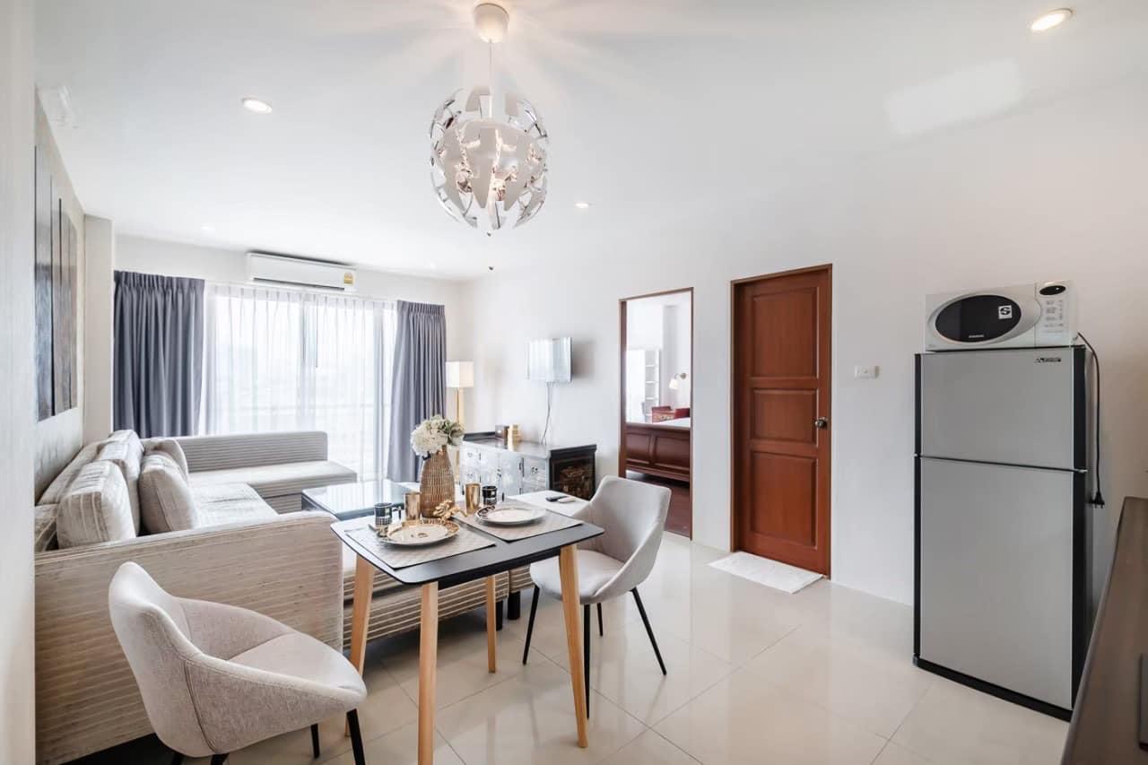 ปล่อยเช่าคอนโด Baan Klang Krung Resort (บ้าน กลางกรุง รีสอร์ท) รัชดาซอย 7 - 1ห้องนอน 1ห้องน้ำ 1ห้องนั่งเล่น - ใกล้ MRT ห้วยขวาง ศูนย์วัฒนธรรม - ขนาดห้อง 63.5 ตรม. ชั้น 8 ตึก A2
