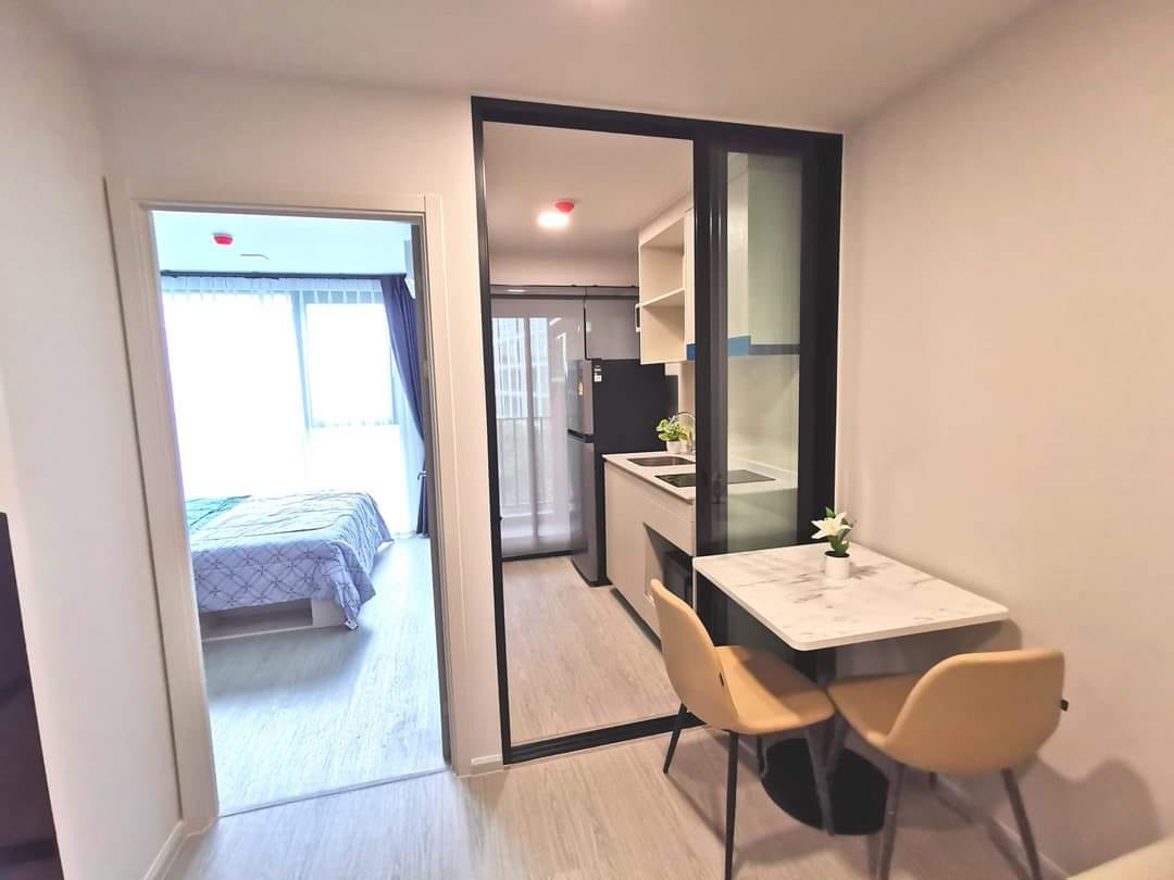 ให้เช่าคอนโด แอทโมซ โอเอซิส อ่อนนุช (Atmoz Oasis Onnut) - ห้องน่าอยู่มาพร้อมทีวี 55 นิ้ว มีเครื่องซักผ้า - การเดินทาง: BTS สถานีศรีนุช(สายสีเหลือง)เพียง400 เมตร