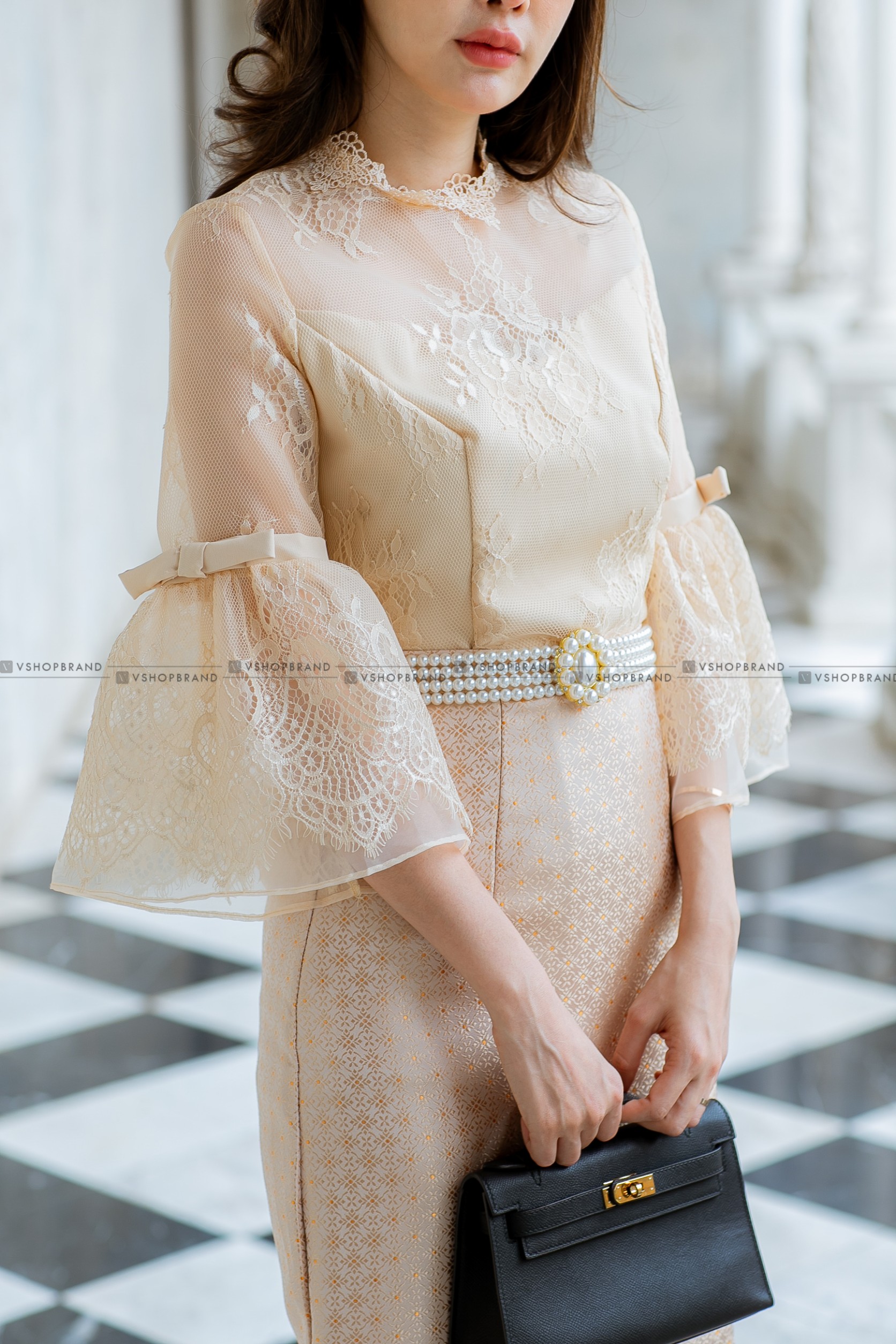 kudapy เซ็ตเสื้อ+ผ้าถุงพิมพ์ลาย สีทอง/สีขาวครีม แขนกระดิ่ง ทรงสวย ชุดไปงานแต่ง ชุดไทยประยุกต์