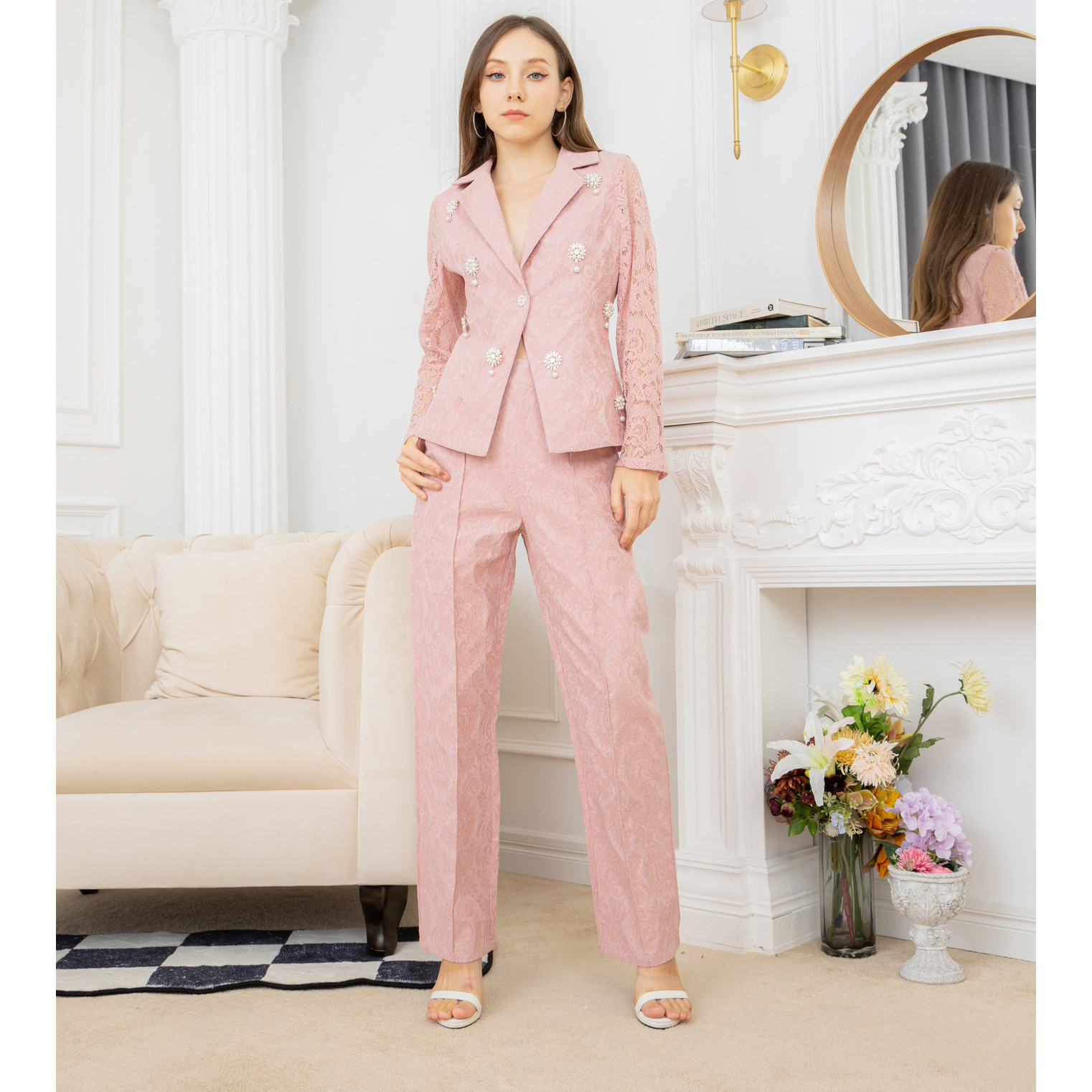 kudapy ชุดเซตสูท 2 ชิ้น สีขาว สูทผ้าลูกไม้ลุคCEO ลูกไม้อัดกาว เนื้อผ้าพรีเมี่ยม แต่งเข็มกลัดสวยๆ