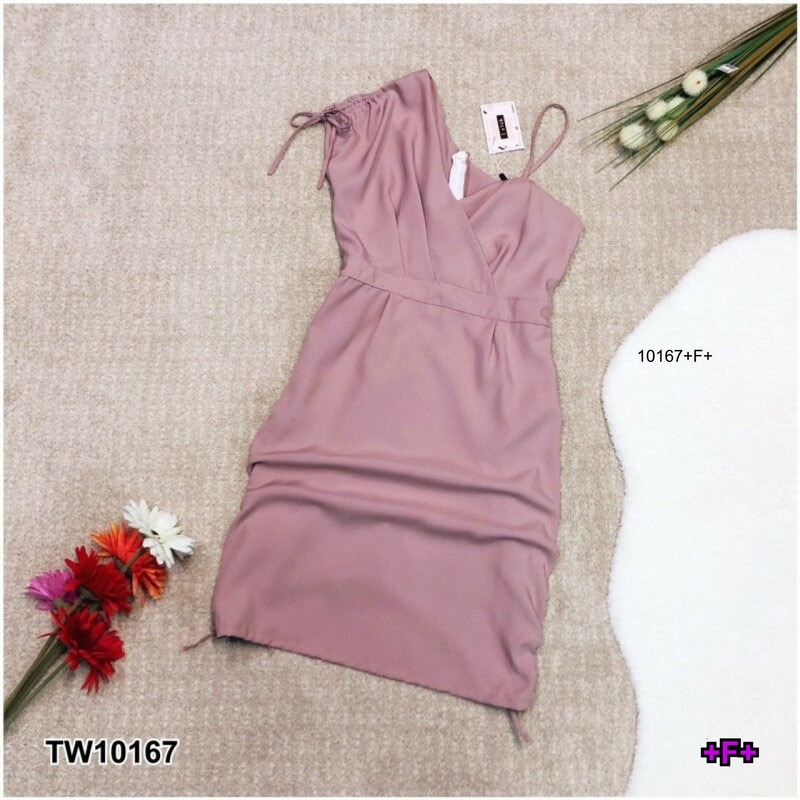 kudapy เดรสสายเดี่ยวข้างเดียว ไหล่รูดเชือกผูกโบว์ ทรงคอวีไหว้ ข้างกระโปรงทั้ง 2 ข้าง