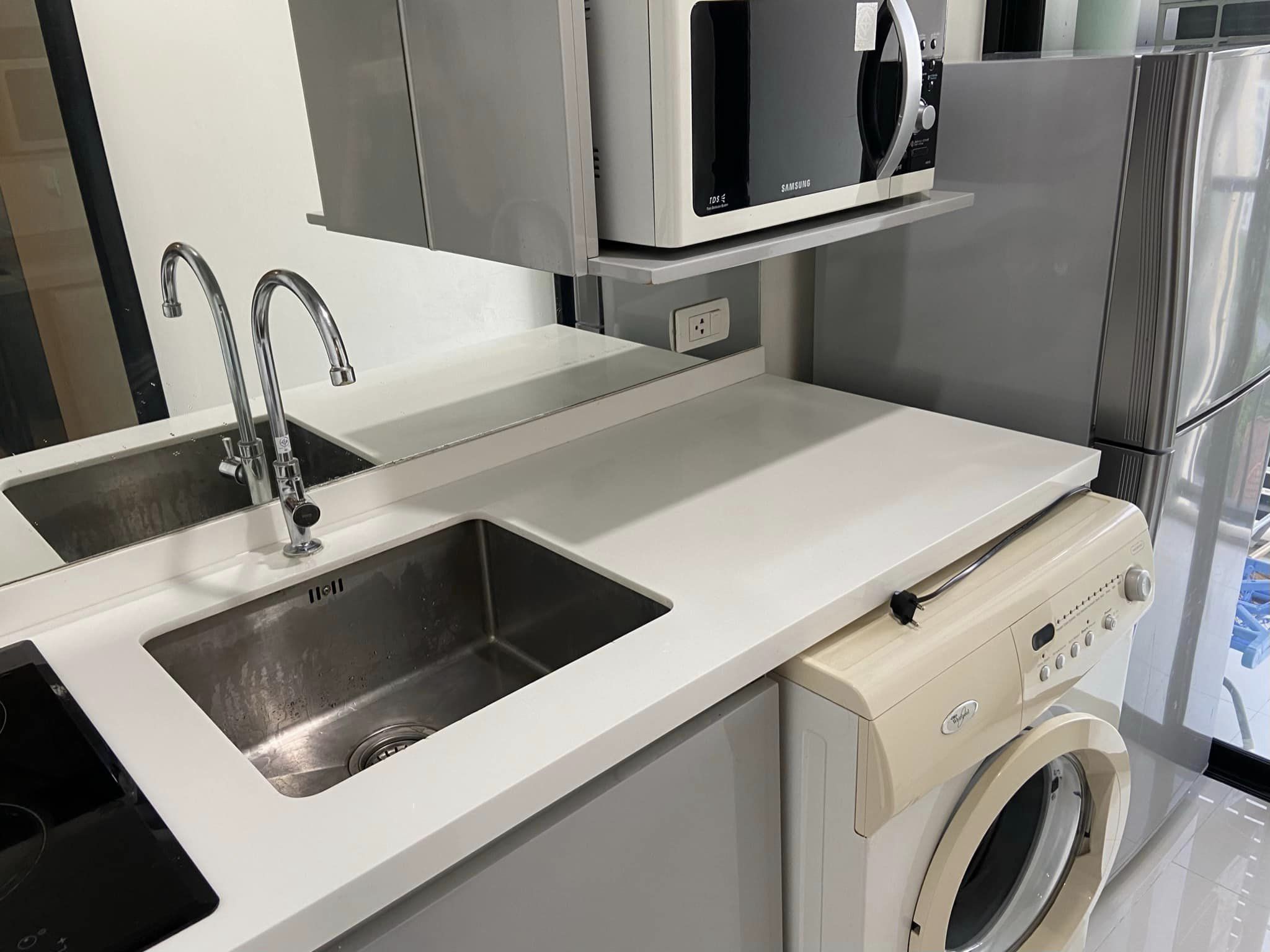 สนใจชมห้องติดต่อได้เลย Line ID: Smile-easy ปล่อยเช่าคอนโด Metro Sky Ratchada (เมโทร สกาย รัชดา) - 1ห้องนอน 1ห้องน้ำ 1ห้องนั่งเล่น 1ห้องครัว - ใกล้ MRT ห้วยขวาง - ขนาดห้อง 30 ตรม. ชั้น 8 ตึก A