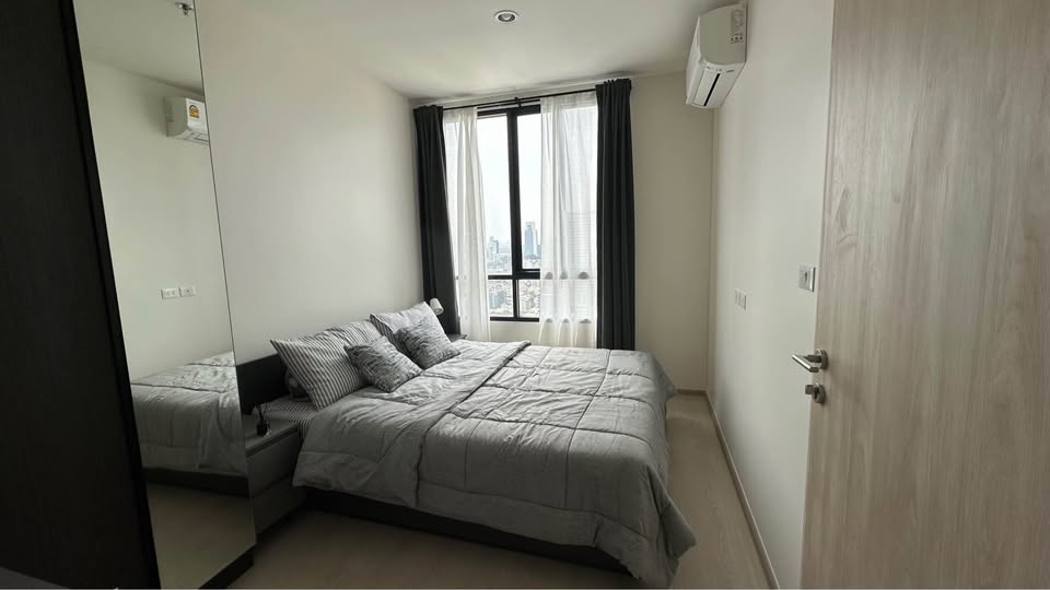 ให้เช่าคอนโด Nue Noble Ratchada-Lat Phrao (นิว โนเบิล รัชดา - ลาดพร้าว) High Rise โซนพื้นที่ MRT ลาดพร้าว 📍 ห้องแบบ 1ห้องนอน / 1ห้องน้ำ · ขนาดห้อง 26 ตรม. ชั้น 24