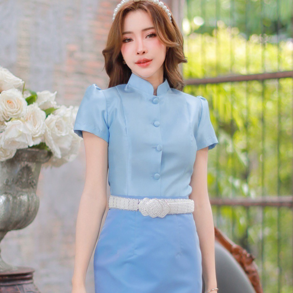 kudapy ชุดไทยสีฟ้าเสื้อ+ผ้าถุงทอลาย ชุดไทยจิตรลดาแขนสั้นสีฟ้าชุดไทยวันแม่ ชุดไปวันแม่ รีบจองเลยนะคะก่อนหมดจร้า