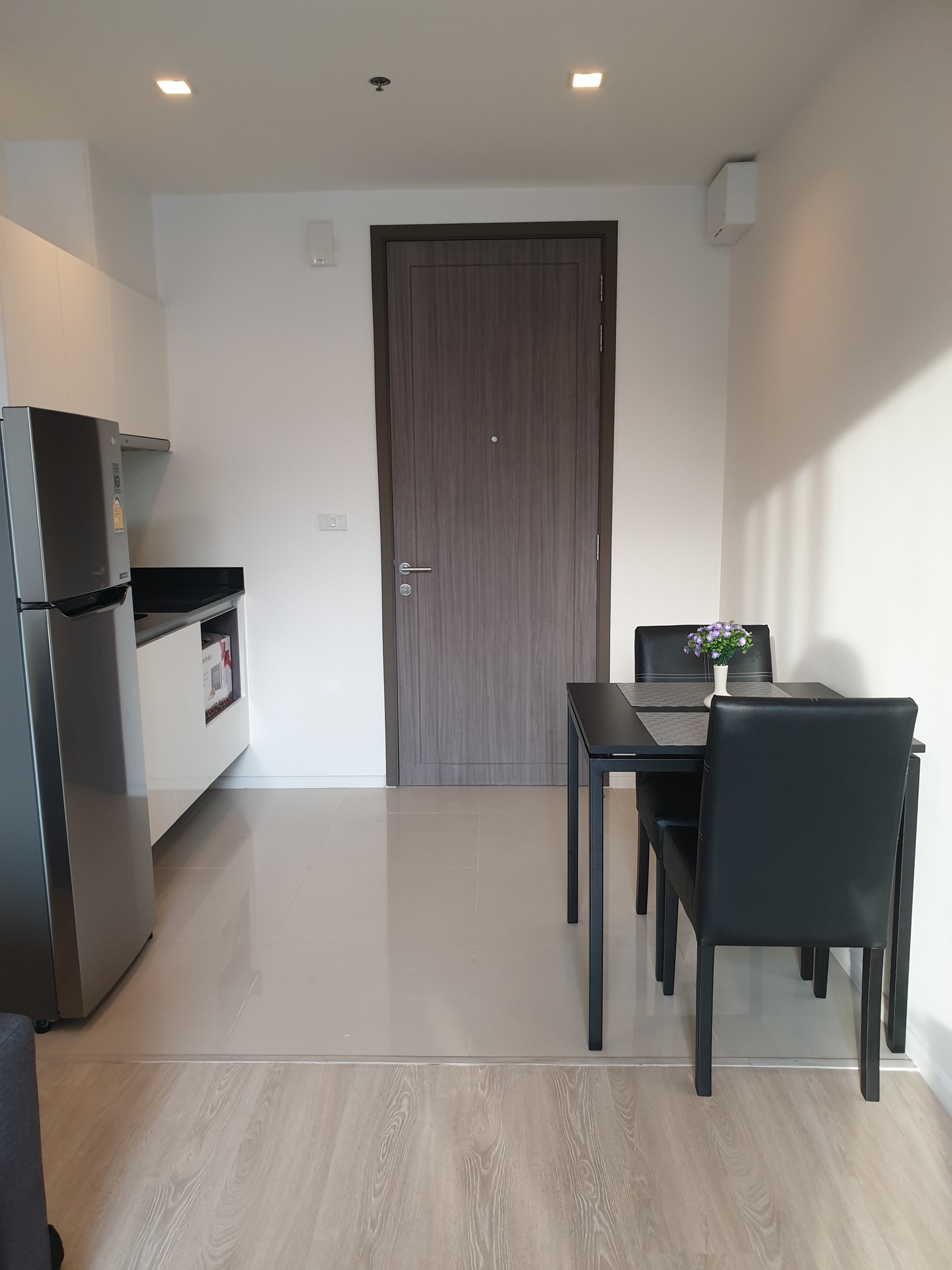 คอนโด Quinn Ratchada 17 (ควินน์ รัชดา 17) High Rise โซนพื้นที่ MRT สุทธิสาร ให้เช่าห้องแบบ 1ห้องนอน 1ห้องน้ำ ขนาดห้อง 35 ตรม. ชั้น 11 ตึก A