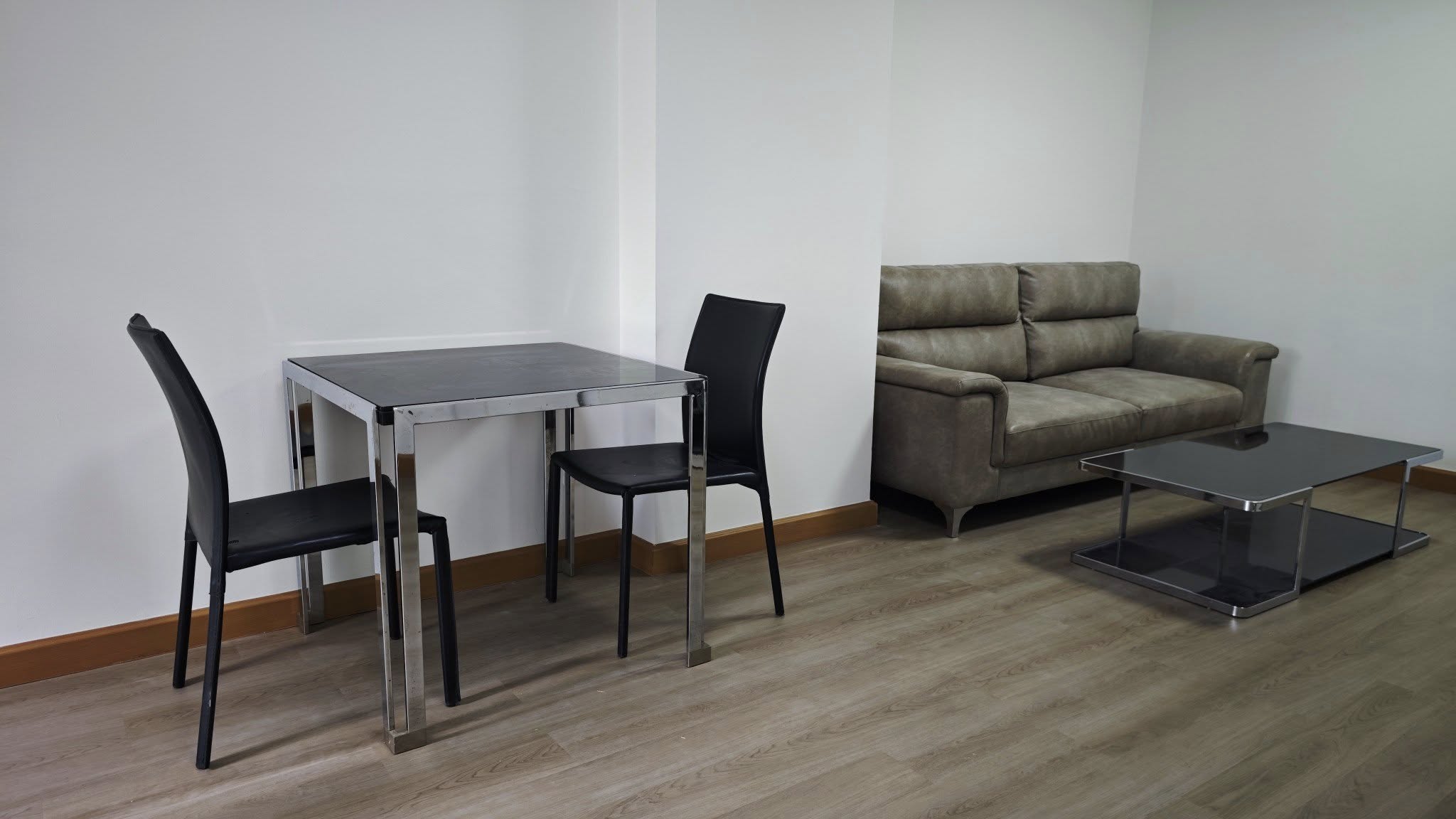 คอนโด Supalai City Resort Ratchada-Huaykwang (ศุภาลัย ซิตี้ รีสอร์ท รัชดา-ห้วยขวาง) Low Rise โซนพื้นที่ MRTห้วยขวาง ให้เช่าห้องแบบ 1ห้องนอน 1ห้องน้ำ 1ครัวปิด ขนาดห้อง 46 ตรม. ชั้น 2 ตึก4