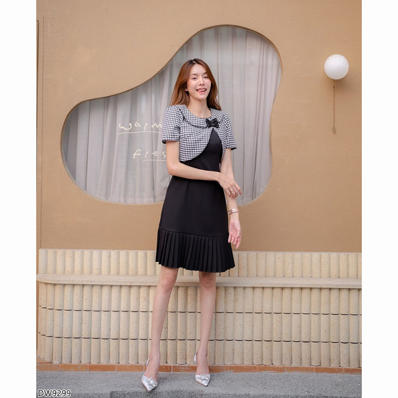 kudapy เดรสสั้นสีชมพู/สีดำ/สีกรม กั๊กโนริกระโปรงจีบระบาย คอบัว แต่งโบว์ตรงหน้าอกสวย ใส่สบาย