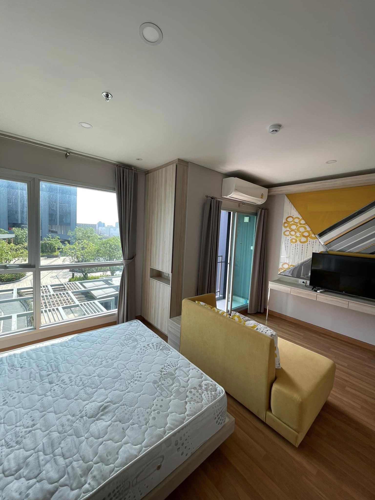 สนใจชมห้องติดต่อได้เลย Line ID: Smile-easy ปล่อยเช่าคอนโด Lumpini Park Vibhavadi-Chatuchak (ลุมพินี พาร์ค วิภาวดี-จตุจักร) - Studio 1ห้องน้ำ - ใกล้ MRT จตุจักร BTS หมอซิต - ขนาดห้อง 24.5 ตรม. ชั้น 9