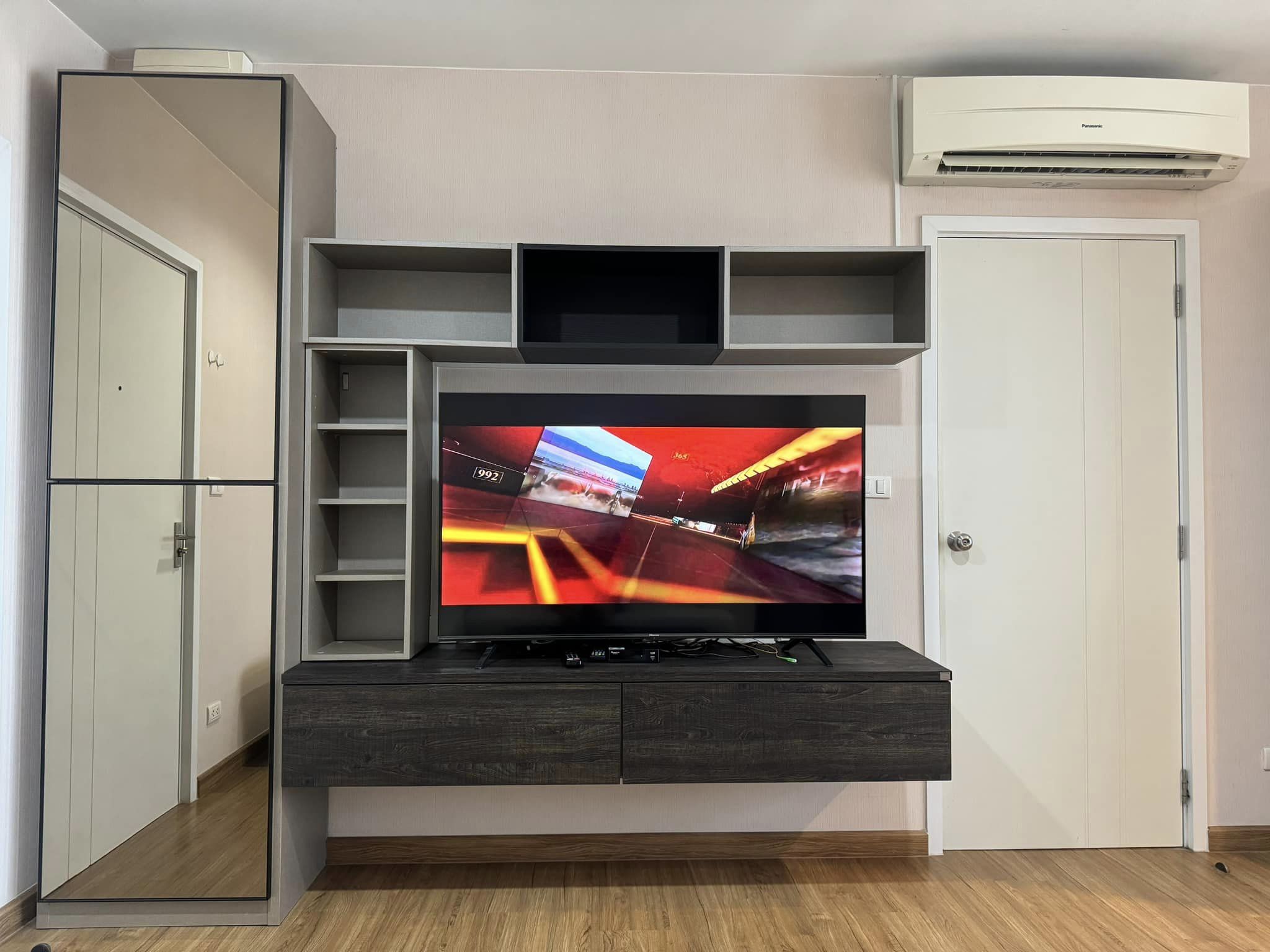 ปล่อยเช่าคอนโด เดอะ ทรี อินเตอร์เชนจ์ (The Tree Interchange) - Studio 1ห้องครัว 1ห้องน้ำ - ใกล้ MRTเตาปูน/เกทเวย์ แอท บางซื่อ