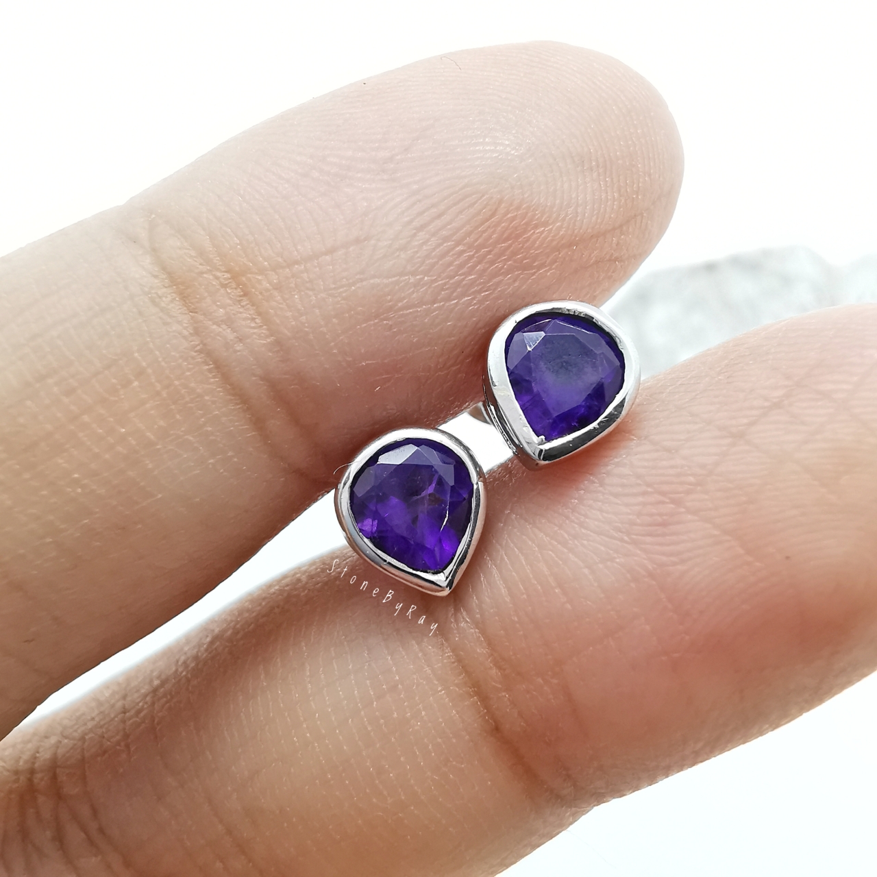 ต่างหูพลอยอเมทิสต์ (Amethyst)