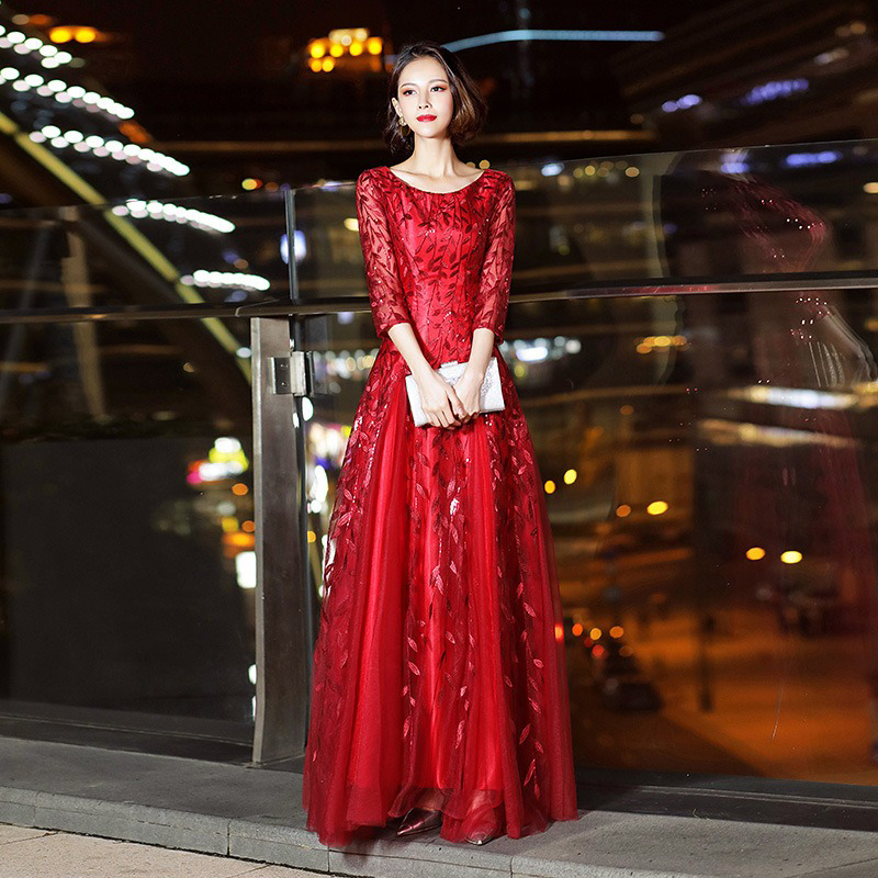 kudapy เดรสยาว ชุดราตรียาวสีแดง/สีครีมทอง/สีน้ำเงิน เดรสออกงานปักลายใบไม้แขนสามส่วน กระโปรงทรงหางปลา เรียบหรูดูแพง สวยดูดี แบบสวยทันสมัย ใส่ออกงาน